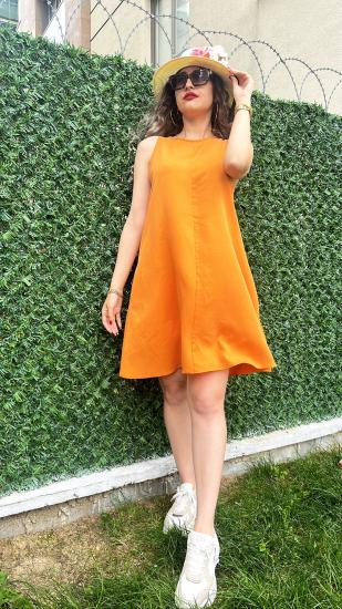 turuncu askılı elbise 